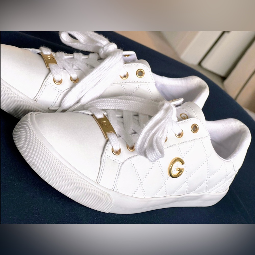 G by GUESS White & Gold Quilted Lace-up Sneakers Women’s size 8